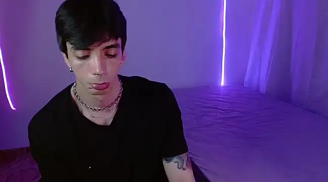 Snapshot of H3ll_B0I chatting on 2, 2, 2025 H3ll B0I online show from 2, 2, 2025