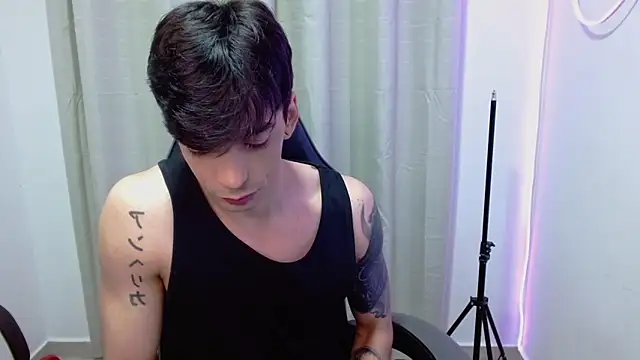 Snapshot of H3ll_B0I chatting on 27, 9, 2025 H3ll B0I online show from 27, 9, 2025