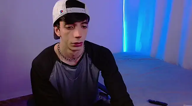 Snapshot of H3ll_B0I chatting on 17, 2, 2025 H3ll B0I online show from 17, 2, 2025