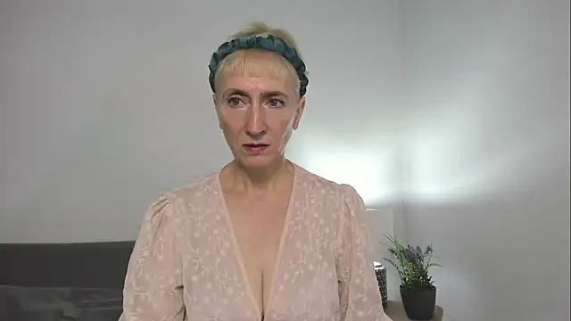 MargaretMilf69 online show from 14, 9, 2025