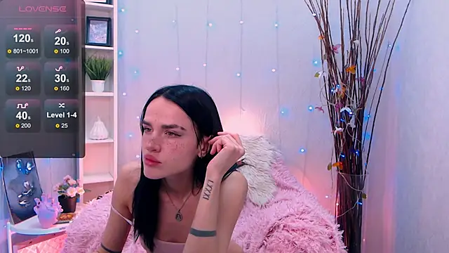 Holygirl  online show from 30, 11, 2025