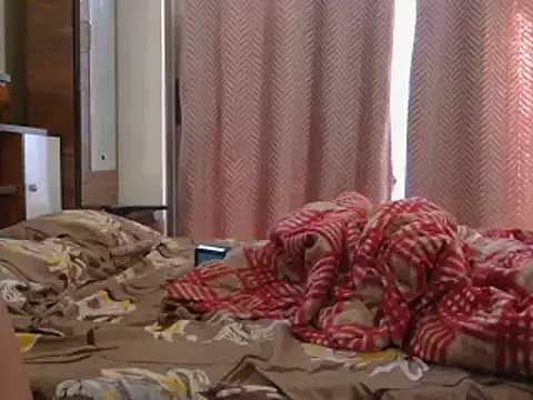 Cutie Pie1p online show from 16, 2, 2025