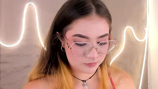 Shanntal  online show from 4, 3, 2026