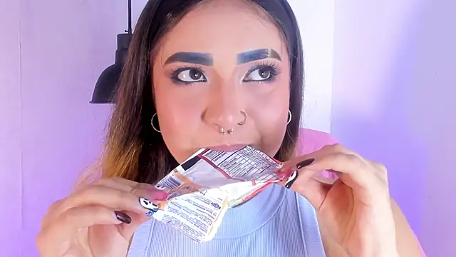 Shanntal  online show from 4, 11, 2025