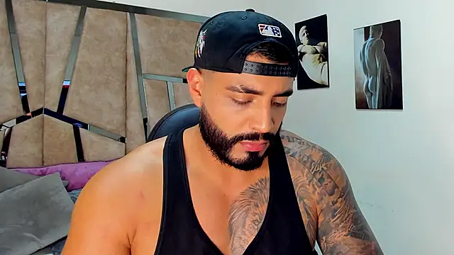 Snapshot of LeandroRusso chatting on 7, 3, 2025 LeandroRusso online show from 7, 3, 2025