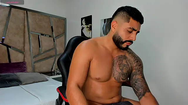 Snapshot of LeandroRusso chatting on 19, 2, 2025 LeandroRusso online show from 19, 2, 2025