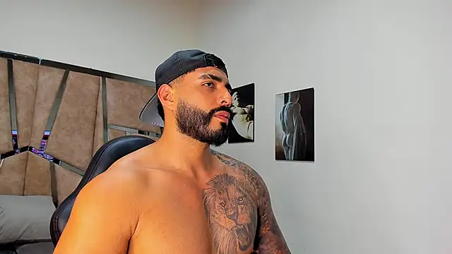 Snapshot of LeandroRusso chatting on 3, 3, 2025 LeandroRusso online show from 3, 3, 2025