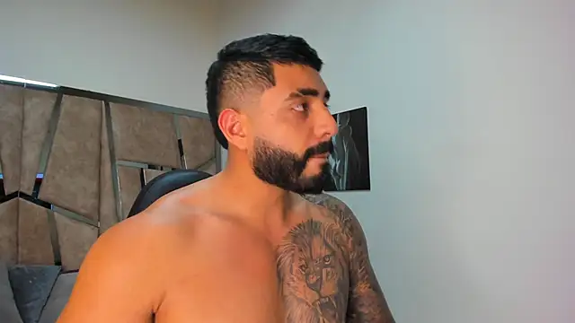 Snapshot of LeandroRusso chatting on 25, 2, 2025 LeandroRusso online show from 25, 2, 2025