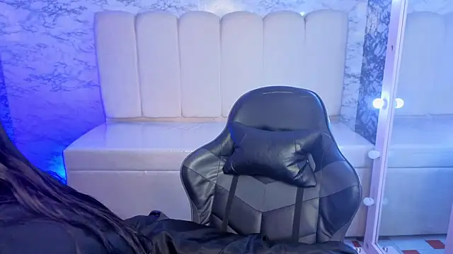 Hela v online show from 13, 4, 2026