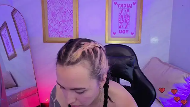 Hela v online show from 16, 2, 2026