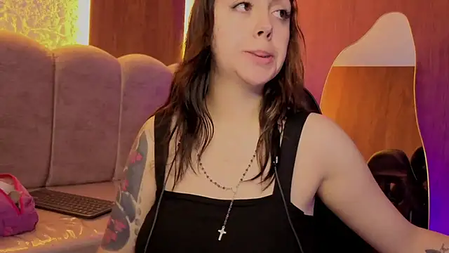 Snapshot of Hela_v chatting on 22, 6, 2026 Hela v online show from 22, 6, 2026