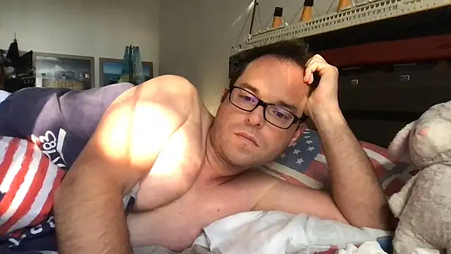 Funnyjul31 online show from 15, 5, 2026