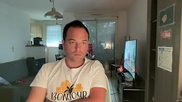 Funnyjul31 online show from 19, 4, 2026