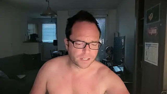 Funnyjul31 online show from 29, 3, 2026