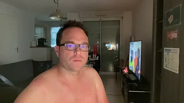 Funnyjul31 online show from 15, 4, 2026