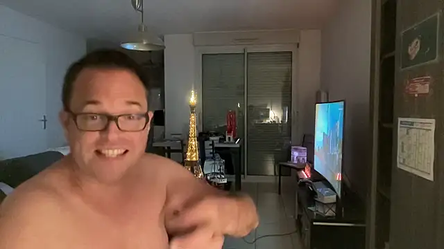 Funnyjul31 online show from 18, 4, 2026