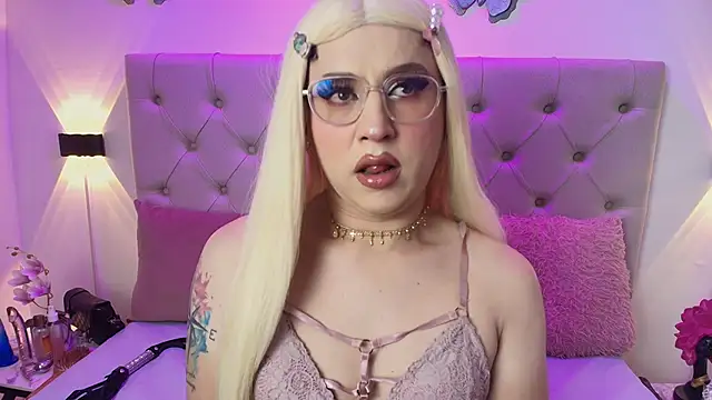 Alyssaa Hunter online show from 5, 3, 2025