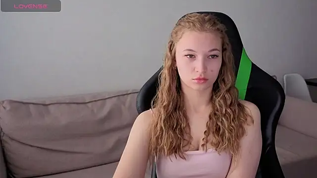 Snapshot of maria_plaudice chatting on 13, 5, 2026 maria plaudice online show from 13, 5, 2026