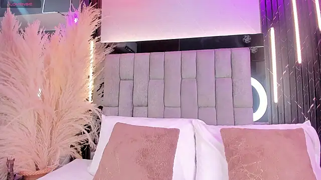 LannaFoxx online show from 18, 7, 2026