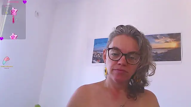 Snapshot of Ju-Hot chatting on 9, 9, 2025 Ju-Hot online show from 9, 9, 2025