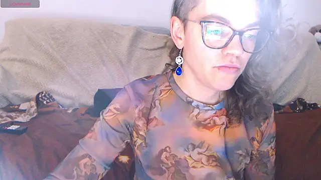 Snapshot of Ju-Hot chatting on 2, 3, 2025 Ju-Hot online show from 2, 3, 2025