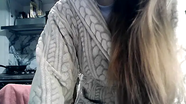 Snapshot of Misssweet_s chatting on 15, 12, 2025 Misssweet s online show from 15, 12, 2025