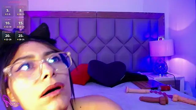 Snapshot of PamelaaPonce chatting on 30, 11, 2025 PamelaaPonce online show from 30, 11, 2025