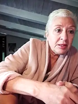 divinaerotica online show from 11, 4, 2026