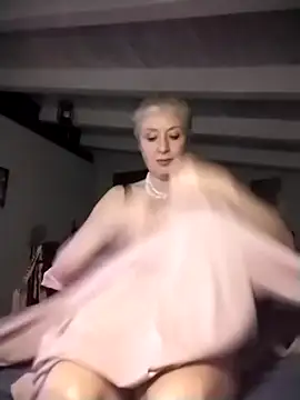 divinaerotica online show from 9, 2, 2026