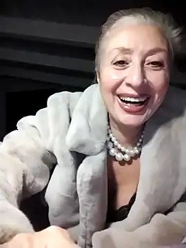 divinaerotica online show from 7, 1, 2026