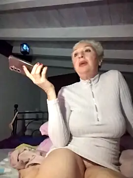 divinaerotica online show from 3, 4, 2026