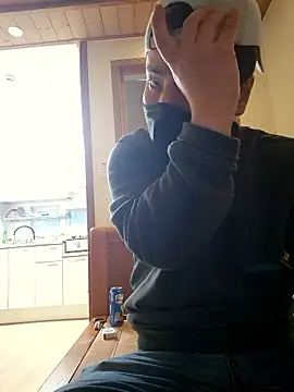 Tyyyggjju online show from 28, 11, 2025