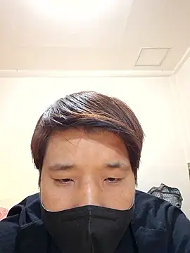 Tyyyggjju online show from 28, 10, 2025