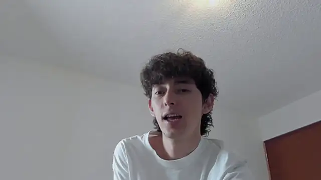 Snapshot of miketwink chatting on 8, 10, 2025 miketwink online show from 8, 10, 2025