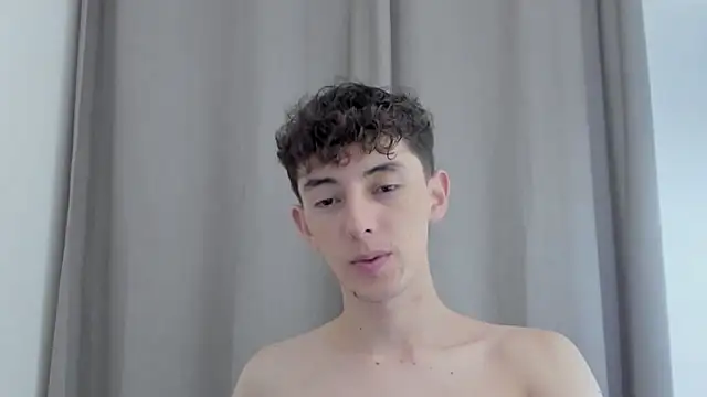 Snapshot of miketwink chatting on 23, 10, 2025 miketwink online show from 23, 10, 2025