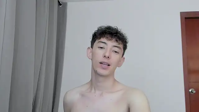 Snapshot of miketwink chatting on 24, 10, 2025 miketwink online show from 24, 10, 2025