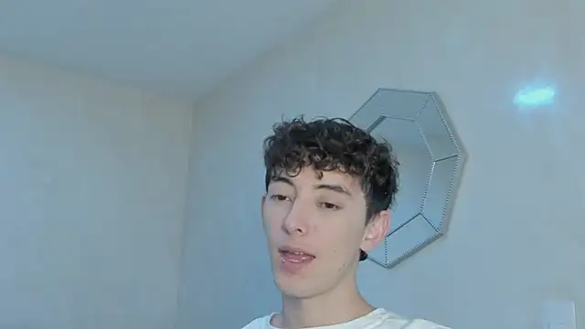 Snapshot of miketwink chatting on 23, 11, 2025 miketwink online show from 23, 11, 2025