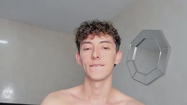 Snapshot of miketwink chatting on 13, 11, 2025 miketwink online show from 13, 11, 2025