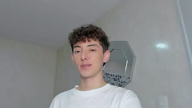 Snapshot of miketwink chatting on 10, 11, 2025 miketwink online show from 10, 11, 2025