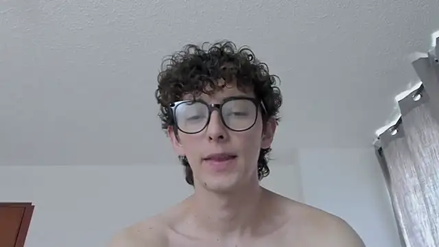 Snapshot of miketwink chatting on 15, 10, 2025 miketwink online show from 15, 10, 2025