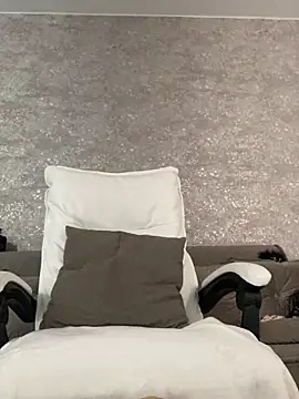 LillySquirtShot online show from 20, 4, 2026