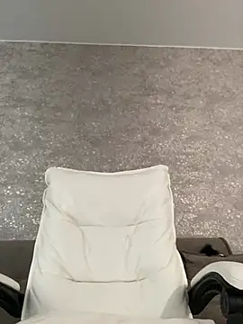 LillySquirtShot online show from 22, 4, 2026