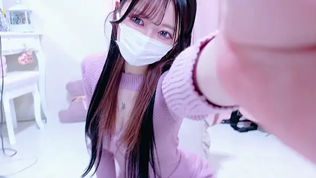 Snapshot of Megu-mimi chatting on 8, 10, 2025 Megu-mimi online show from 8, 10, 2025