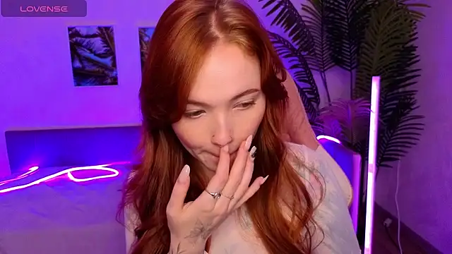 Snapshot of Maya_Light chatting on 19, 10, 2025 Maya Light online show from 19, 10, 2025