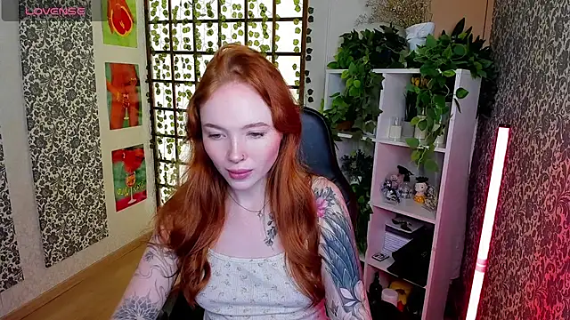 Maya Light online show from 24, 9, 2025