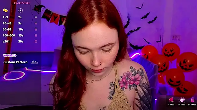 Snapshot of Maya_Light chatting on 9, 11, 2025 Maya Light online show from 9, 11, 2025