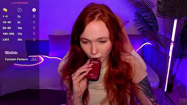 Snapshot of Maya_Light chatting on 18, 11, 2025 Maya Light online show from 18, 11, 2025