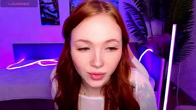 Snapshot of Maya_Light chatting on 22, 10, 2025 Maya Light online show from 22, 10, 2025