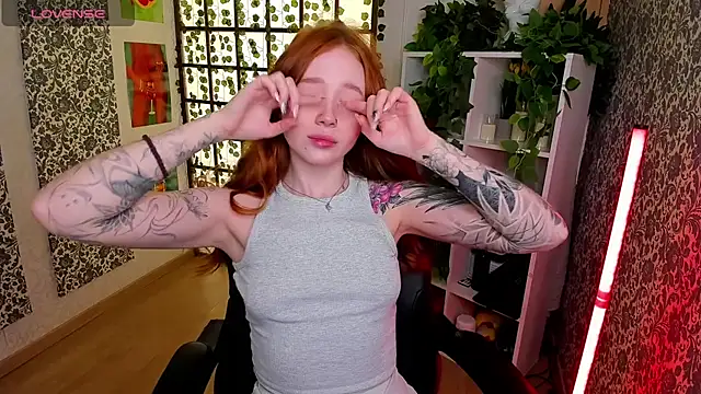 Maya Light online show from 26, 9, 2025