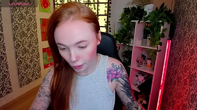 Maya Light online show from 8, 10, 2025